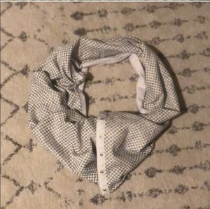 Lululemon vinyasa scarf with fleece backing